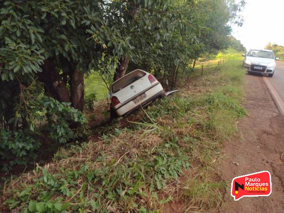 Saída de pista deixa homem ferido na RS-342 em Três de Maio - foto 2