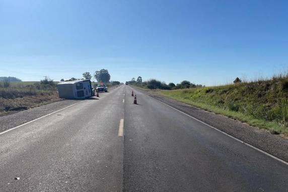 Acidente ocorreu na altura do km 468 da rodovia, na manhã desta sexta-feira