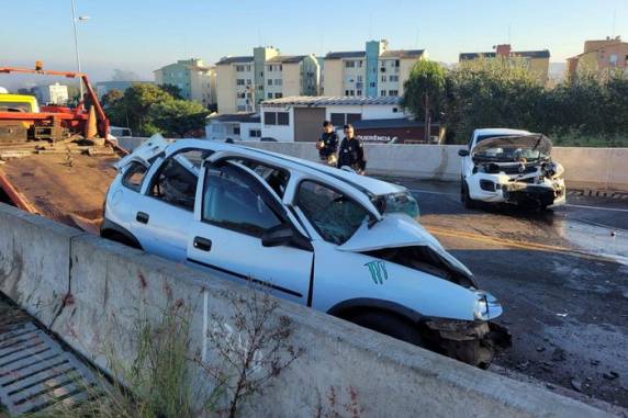 Motoristas dos dois veículos tiveram lesões mais graves e foram encaminhados ao Hospital Universitário de Santa Maria