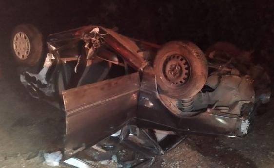 Vítima era passageiro de um carro que saiu da pista e capotou.