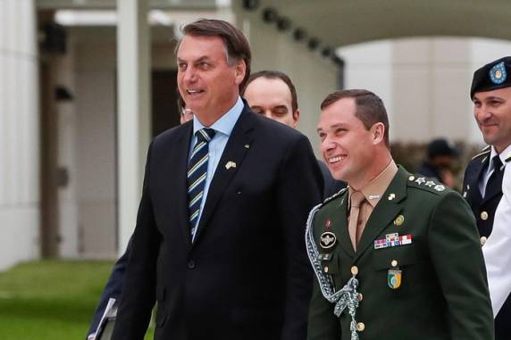 Polícia Federal investiga fraude em dados de vacinação do Ministério da Saúde; mandado de busca foi cumprido em residência do ex-presidente