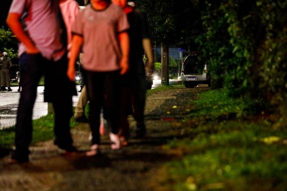 Situação chegou a provocar o bloqueio do trânsito, que precisou ser desviado pela Rua Cirino Prunes na noite desta quinta-feira