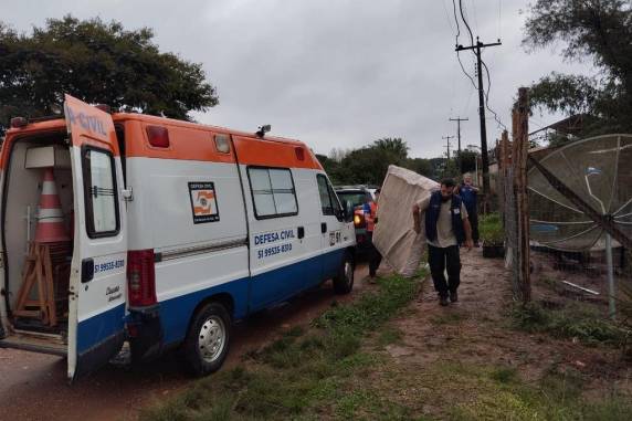 Temporais provocam alagamentos, falta de luz e destelhamentos no RS - foto 3