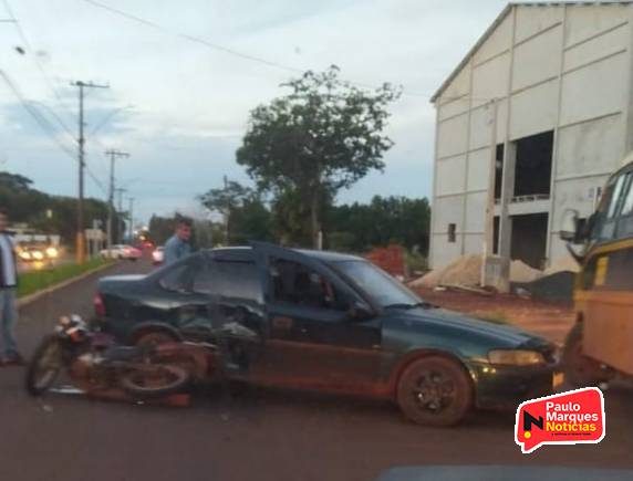 Colisão transversal envolve carro e moto na Av. Senador Alberto Pasqualini, em Três de Maio - foto 4