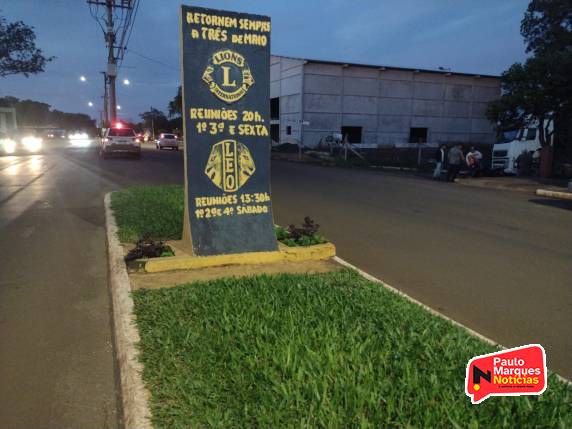 Colisão transversal envolve carro e moto na Av. Senador Alberto Pasqualini, em Três de Maio - foto 3