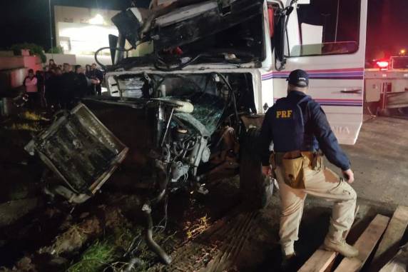 Más-condições de rodovia podem ter contribuído para acidente com três mortes em Santa Maria - foto 4
