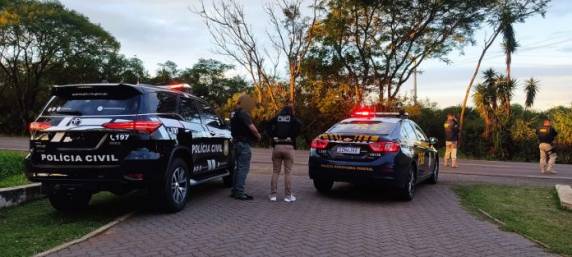 Conforme a polícia, homem se valia de um cargo de chefia para se aproveitar das vítimas