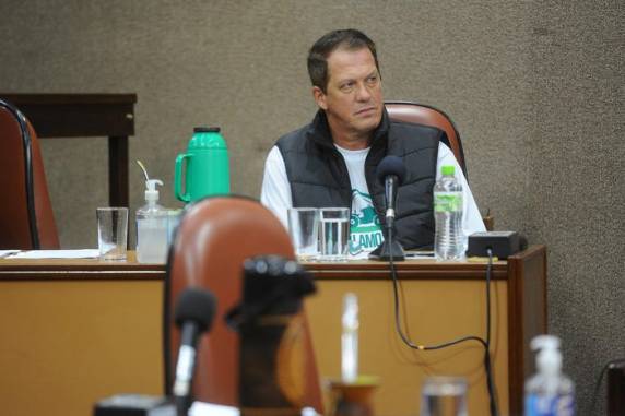 Câmara de Caxias rejeita cassação do vereador Sandro Fantinel