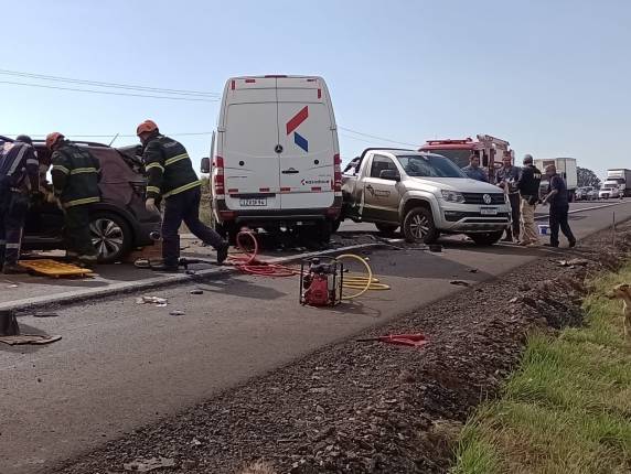 Grave acidente de trânsito deixa quatro vítimas feridas na BR 472 em Itaqui - foto 3