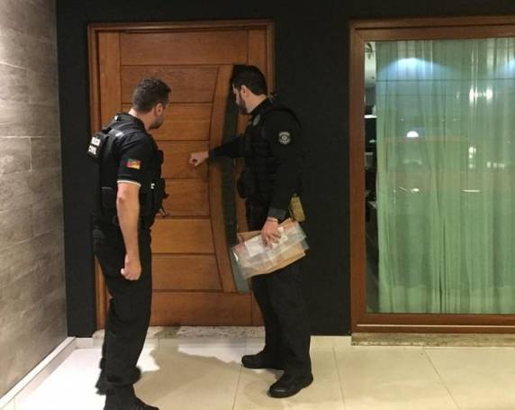 Criminosos, ligados a uma facção em Viamão, também usavam associação comunitária em esquema; Polícia Civil cumpre mandados em seis cidades nesta quinta-feira