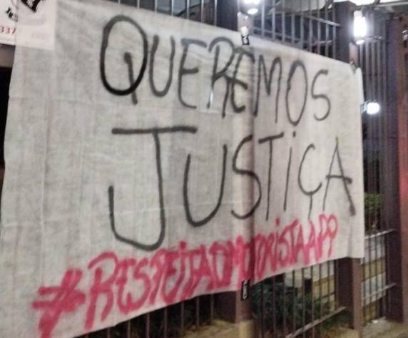 Cerca de 30 pessoas se reuniram em dois endereços atribuídos aos envolvidos pelo episódio