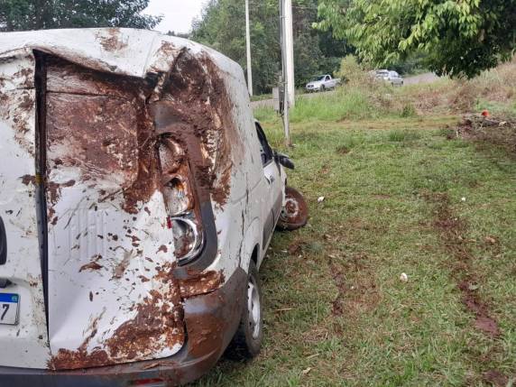 Homem provoca acidente com veículo furtado em Cruz Alta - foto 3
