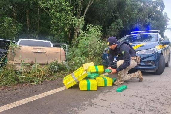 De acordo com a PRF, o motorista recebeu ordem para parar na BR-285, mas desobedeceu e fugiu em direção a São Francisco de Paula