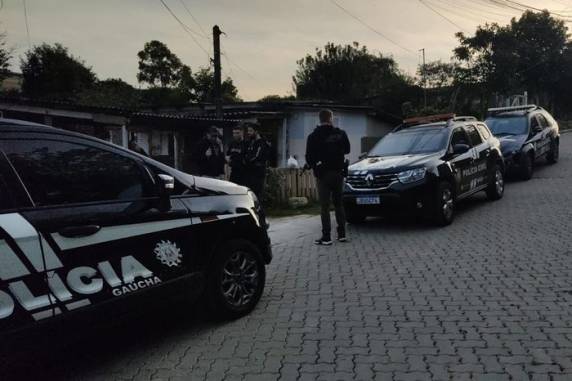 Dois investigados foram detidos em Alvorada na manhã desta terça-feira; outros dois já estavam em penitenciária de Rio Grande