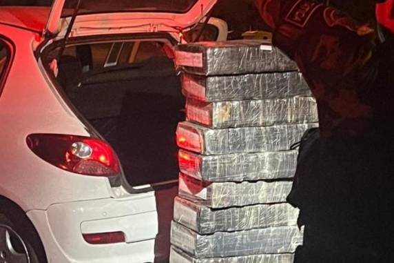 Ocorrência foi registrada na madrugada deste domingo (4) próximo à RS-122; Suspeito foi detido durante a ação