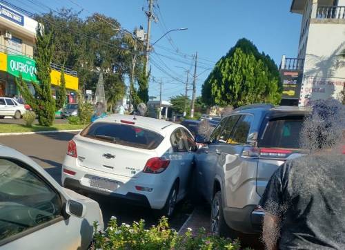 Ninguém ficou ferido, restando apenas danos materiais
