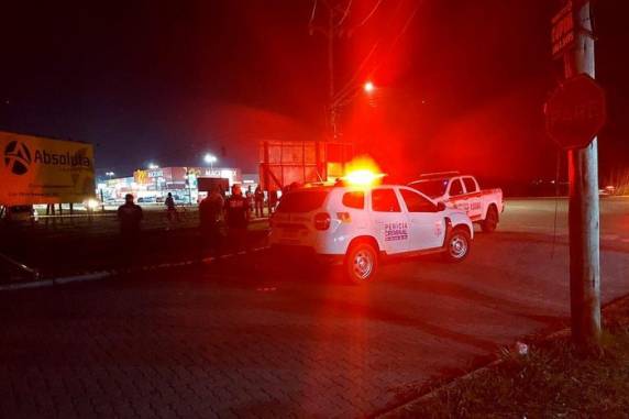 Segundo a polícia, vítima tinha 23 anos; suspeito do crime ainda não foi identificado