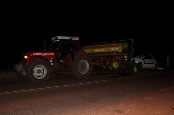 Motorista fica ferido em acidente envolvendo carro e trator na ERS-207 em Humaitá - foto 4
