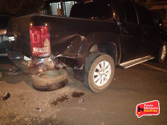 Homem bate carro em dois veículos estacionados no Centro de Três de Maio - foto 2