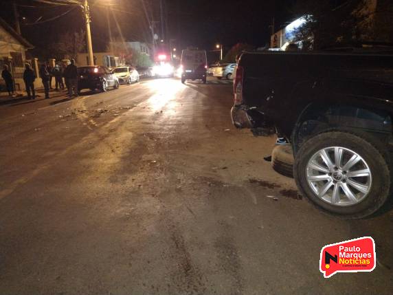 Homem bate carro em dois veículos estacionados no Centro de Três de Maio - foto 5