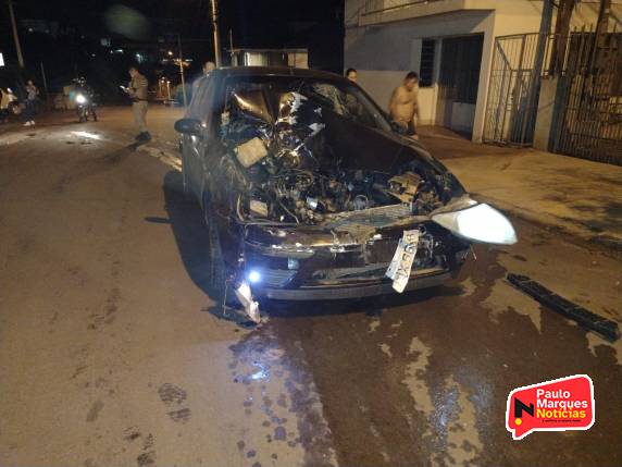 Homem bate carro em dois veículos estacionados no Centro de Três de Maio - foto 6