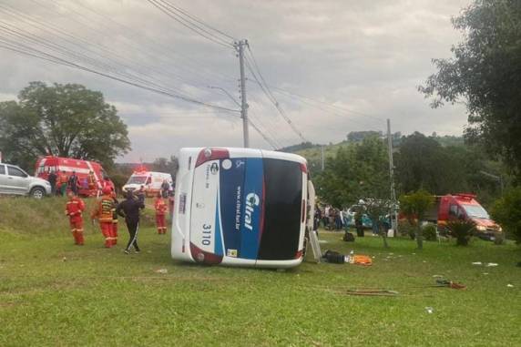 Fato ocorreu por volta das 16h40min deste sábado