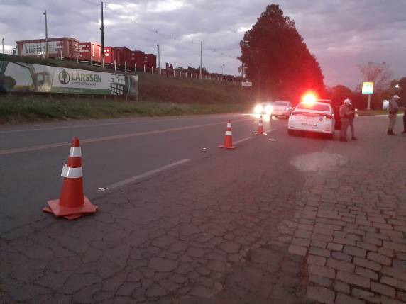 Acidente envolvendo veículo e moto deixa motociclista ferido na BR-468 em Três Passos - foto 3