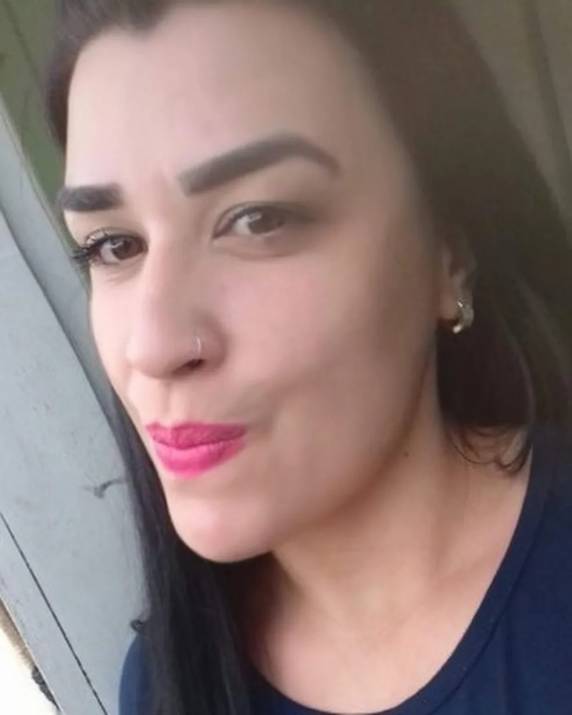 Vítima tinha 33 anos e foi ferida com golpes de um afiador de faca em Morro da Fumaça. Crianças que presenciaram o crime têm 3 e 5 anos, segundo a PM.