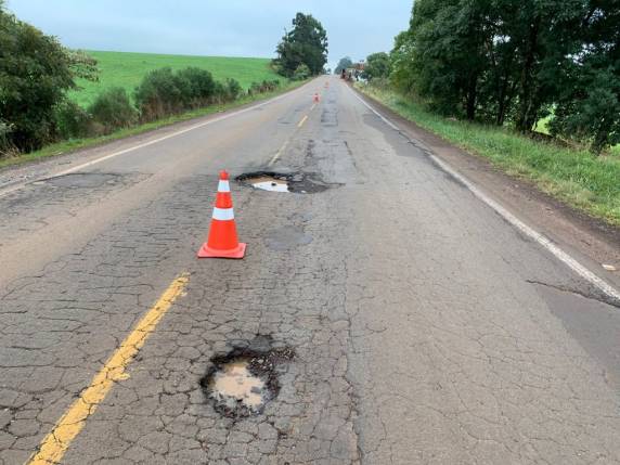 Colisão envolve carreta e van na ERS-324 entre Ronda Alta e Pontão - foto 5
