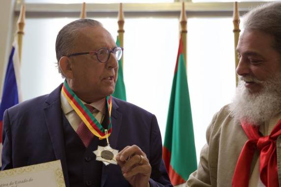 Galvão Bueno é homenageado com Medalha do Mérito Farroupilha: ''Gaúcho de coração'' - foto 3