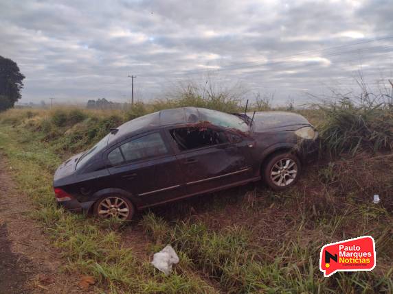 Veículo capota na RS-342 em Três de Maio - foto 4