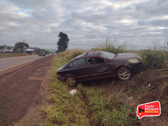 Veículo capota na RS-342 em Três de Maio - foto 3