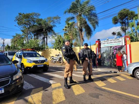 Jovem morta e rapaz atingido na cabeça por tiro em colégio do Paraná eram namorados, diz família - foto 3