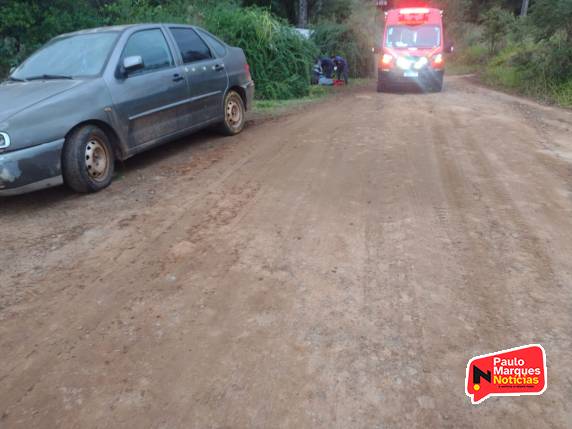 Homem fica ferido após colisão entre carro e moto no interior de Três de Maio - foto 2