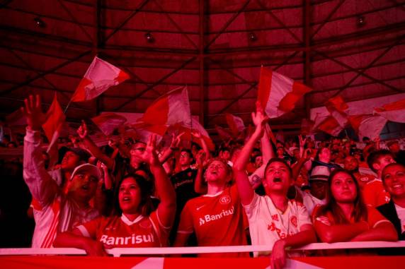 Com muita festa, Valencia é apresentado à torcida do Inter: ''Quero retribuir esse carinho'' - foto 5