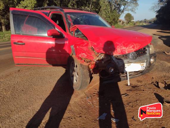 Veículos colidem na entrada de acesso a um posto de combustível na BR-472, em Três de Maio - foto 3