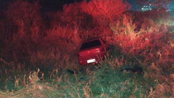 Motorista teria invadido a pista contrária e causado colisão com três carros e um caminhão