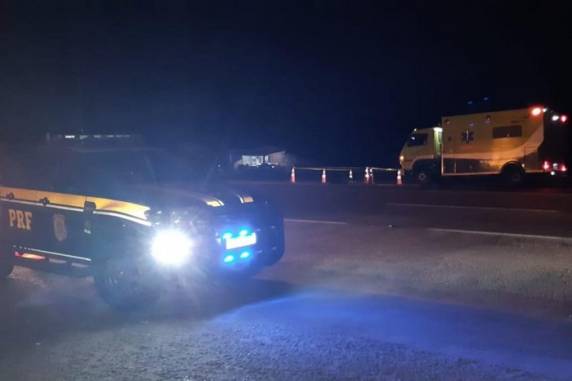 Acidente aconteceu por volta das 18h15min deste domingo, segundo a Polícia Rodoviária Federal
