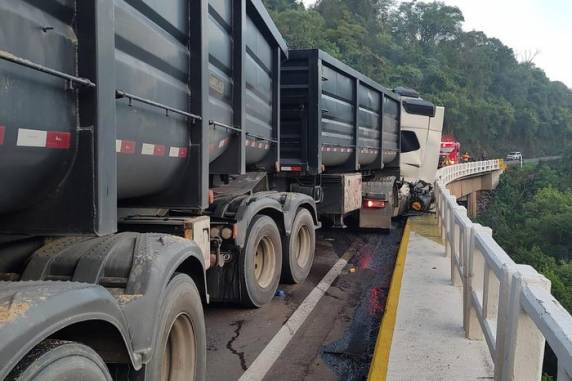 Acidente deixa um morto na RS-446, entre Carlos Barbosa e São Vendelino - foto 4