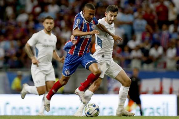 Sem Suárez, que sentiu dores no aquecimento, Tricolor buscou a igualdade nos acréscimos