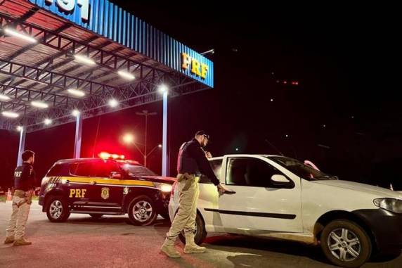 Segundo a Polícia Rodoviária Federal, ele tem mais de 20 ocorrências, incluindo crimes como homicídio, tráfico de drogas e porte ilegal de arma