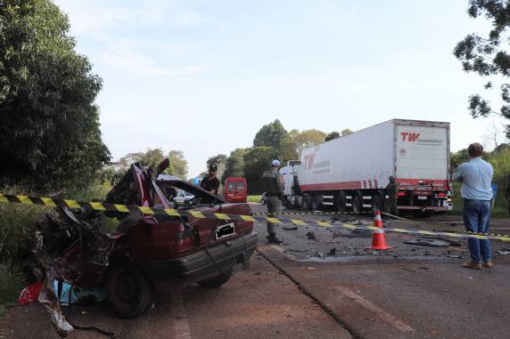 Grave acidente aconteceu por volta de 10h45min desta sexta-feira, no trevo de acesso ao distrito de Bela Vista