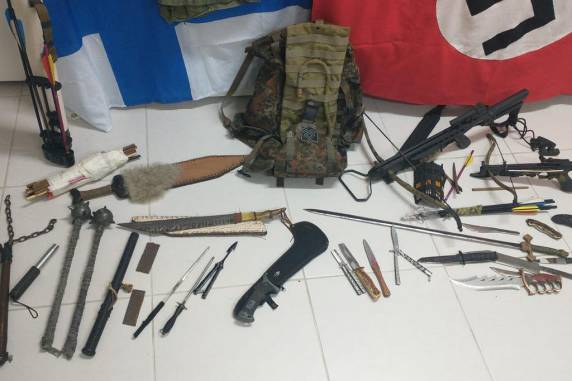 Polícia faz buscas em estamparia de Passo Fundo e encontra camisetas com símbolos nazistas - foto 3