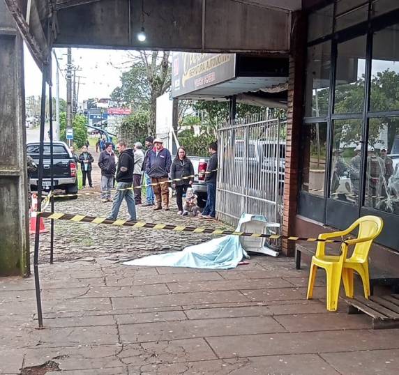 Feminicídio aconteceu na tarde desta sexta-feira. Vítima havia participado de audiência com o agressor no fórum de Três Passos.
