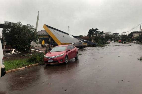Com 1,2 mil desalojados, Sede Nova tem R$ 56 milhões em prejuízo após ciclone - foto 8