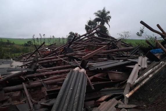 Com 1,2 mil desalojados, Sede Nova tem R$ 56 milhões em prejuízo após ciclone - foto 5
