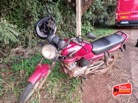 Motociclista é atingido por veículo e condutor foge sem prestar socorro, na RS-342 em Três de Maio - foto 2