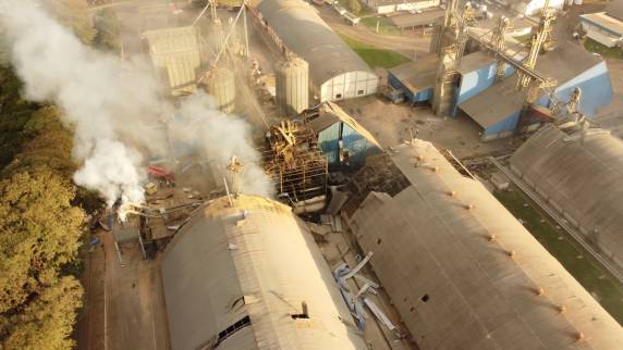 Explosão em silo de cooperativa deixa ao menos quatro mortos e 10 desaparecidos no Paraná - foto 2