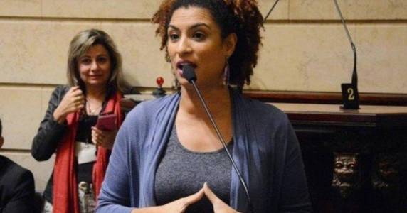 Segundo Elaine Pereira Figueiredo Lessa, quando questionou sobre as razões para o pedido, o marido só disse que "iria precisar"