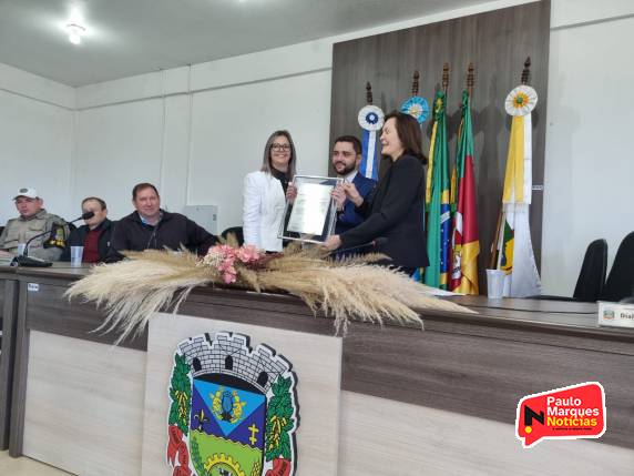 Vice-Governador Gabriel Souza e empresário Jairo Cavallini são homenageados em Alegria - foto 2